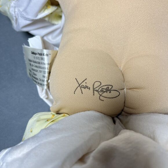 Cabbage Patch Preemie Green Eyes 1982 Dress/Shoes/Hat Birth Certificate & More - Picture 14 of 16